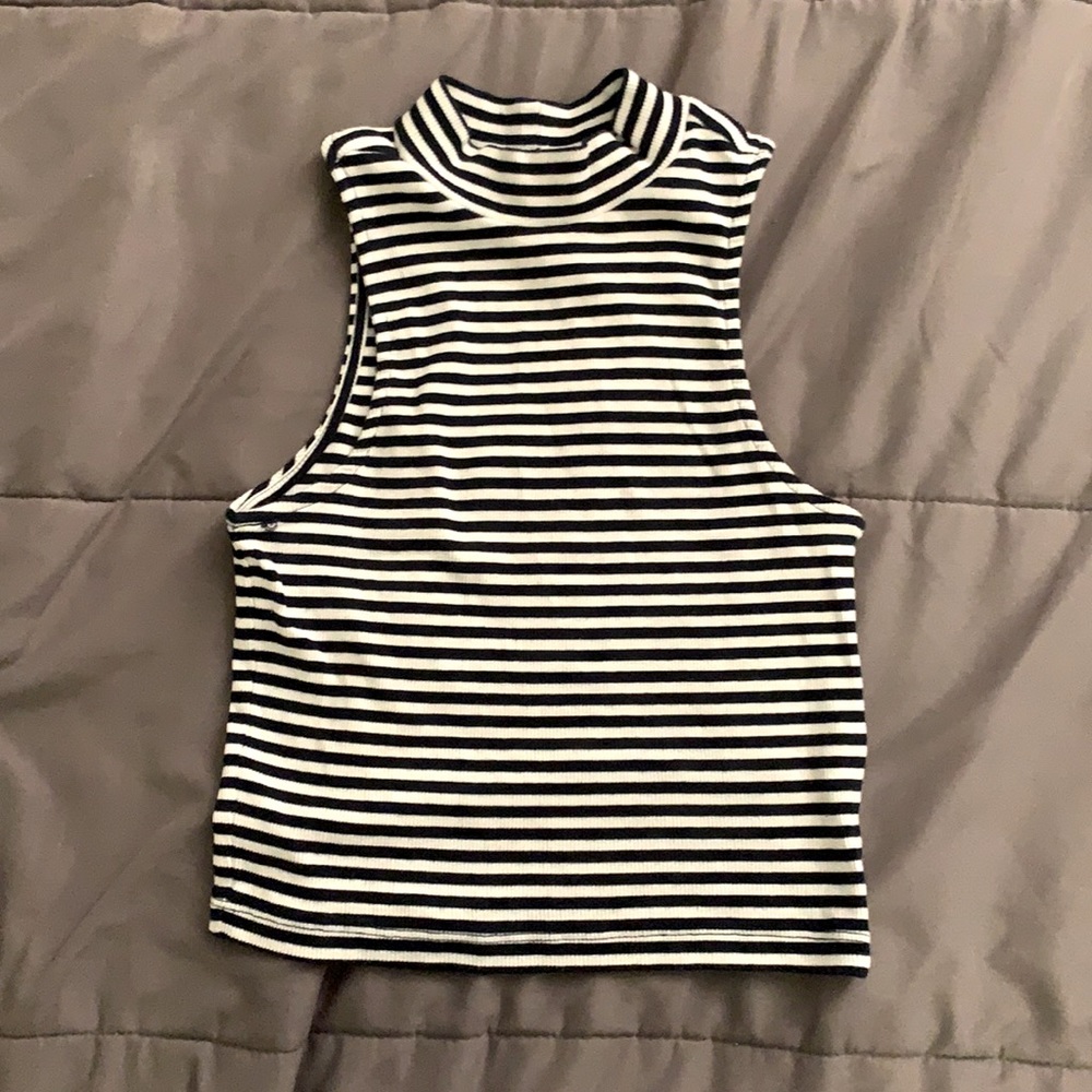 H&M crop top